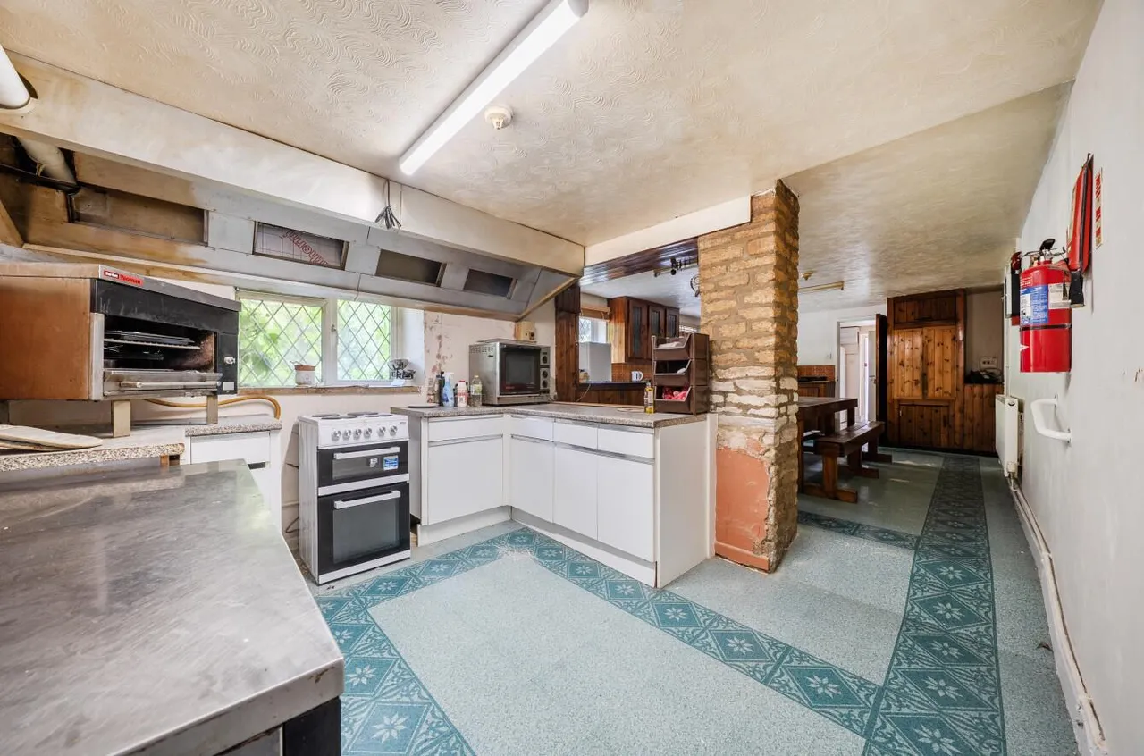 Chelworth Road, Cricklade, SN6, photo 6