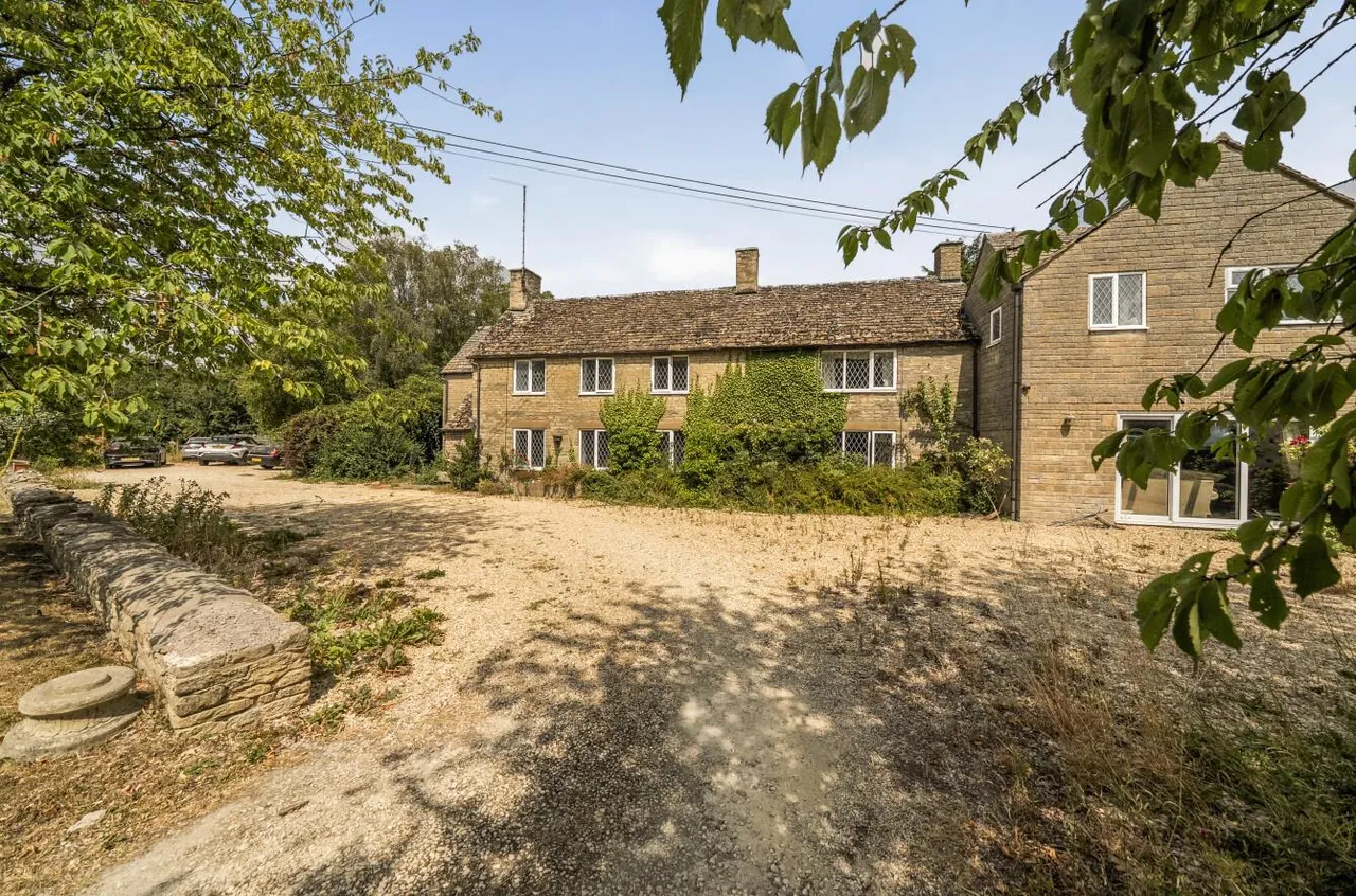 10 bed house for sale, Chelworth Road, Cricklade, SN6