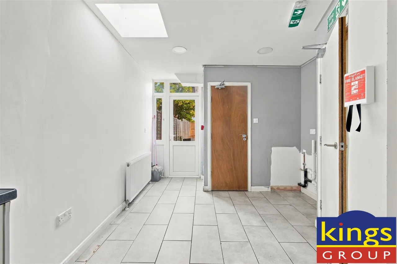 Grosvenor Road, Edmonton, N9, photo 11