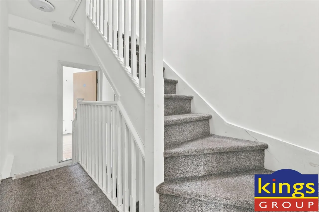 Grosvenor Road, Edmonton, N9, photo 16