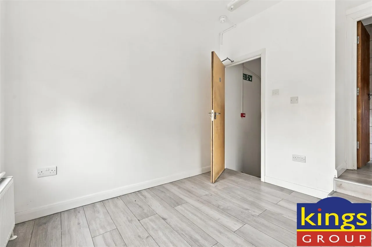 Grosvenor Road, Edmonton, N9, photo 15