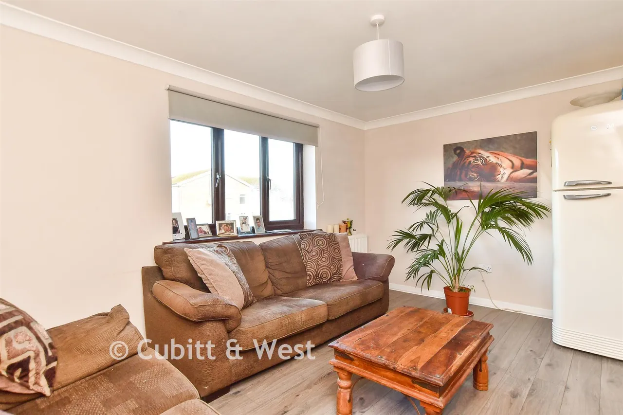 Cavell Avenue, Peacehaven, BN10, photo 6