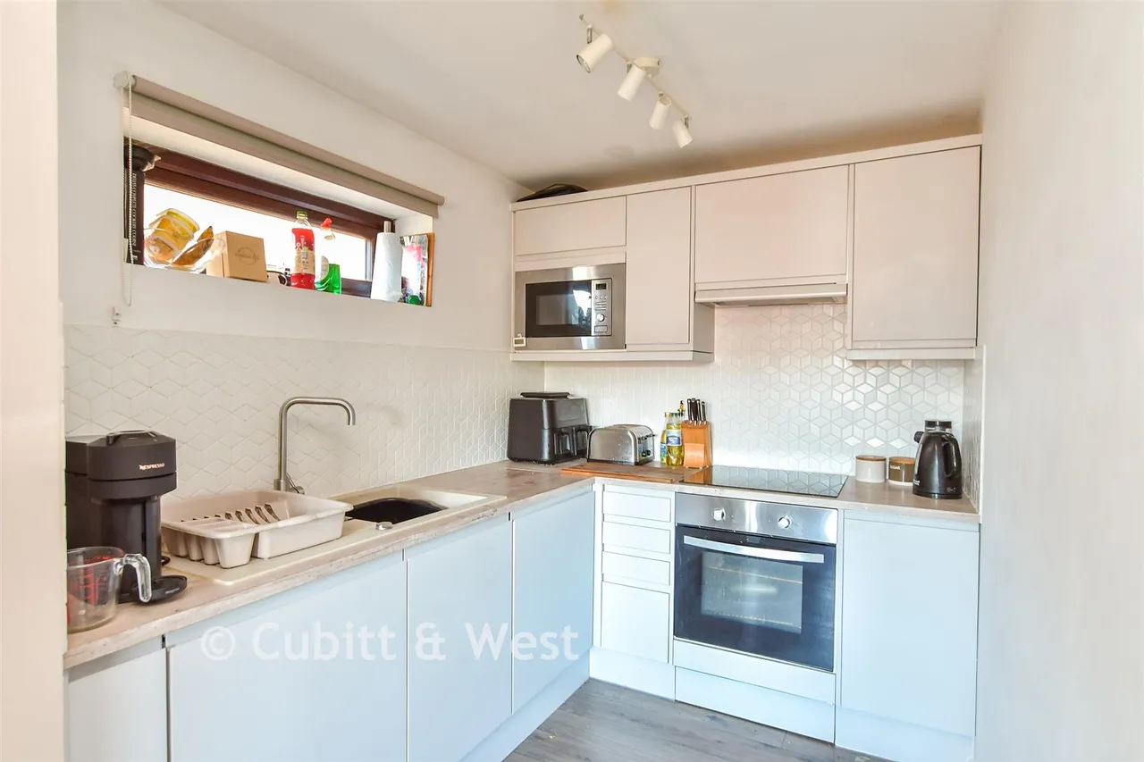 Cavell Avenue, Peacehaven, BN10, photo 7