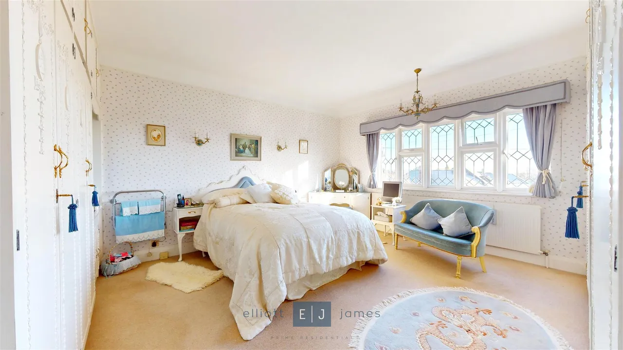 Field Close, Buckhurst Hill, photo 8