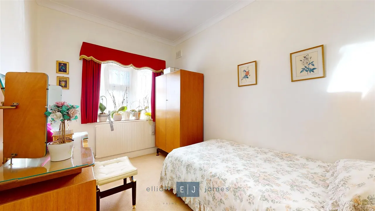 Field Close, Buckhurst Hill, photo 10