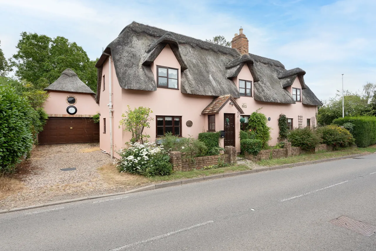 4 bed house for sale, Main Street, Old Weston