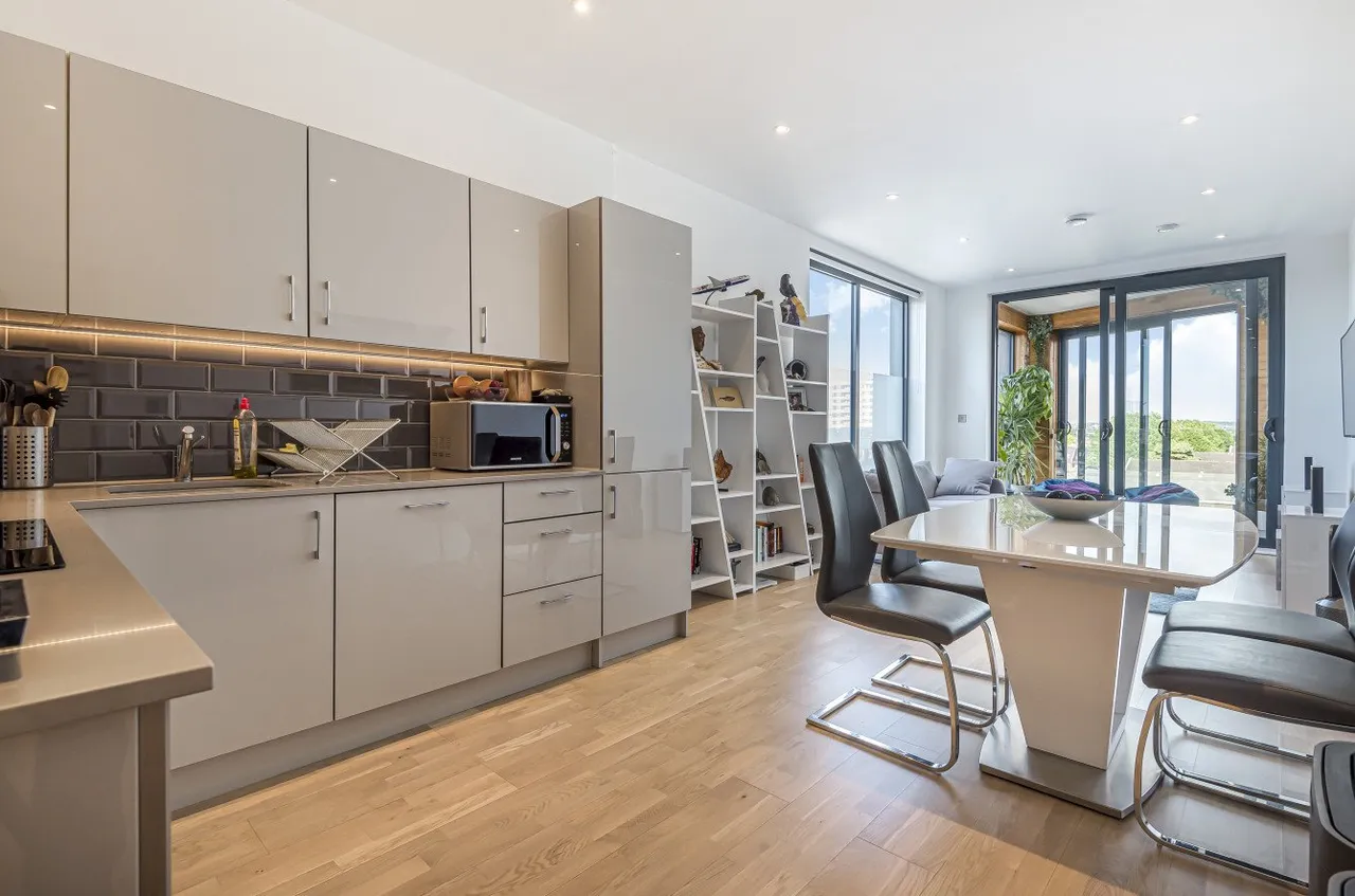 2 bed flat for sale — Milner Road, Wimbledon, London, SW19