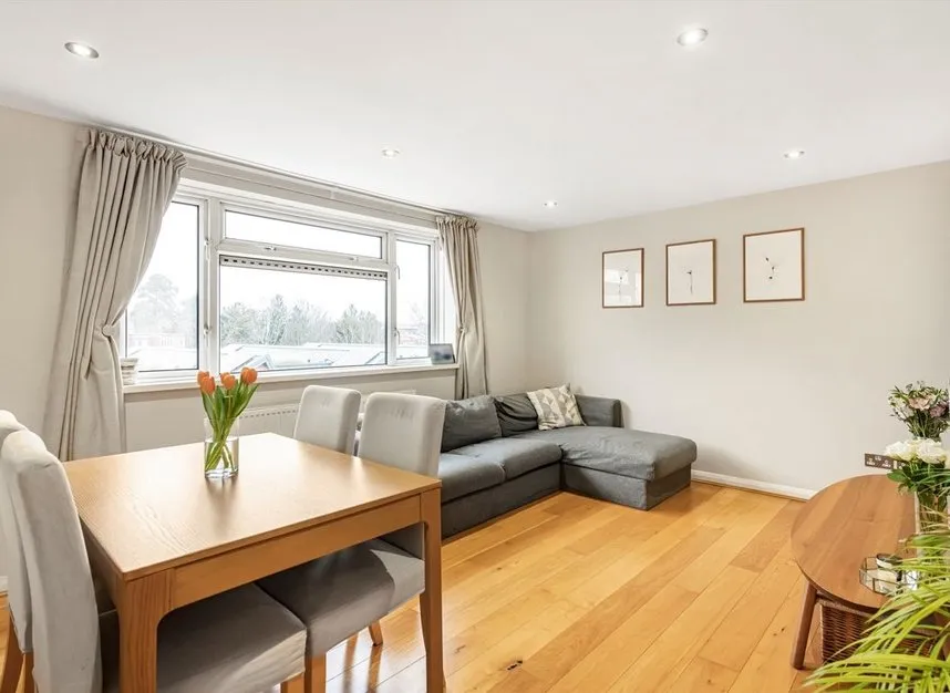 West Hall Road, Kew, TW9, photo 2