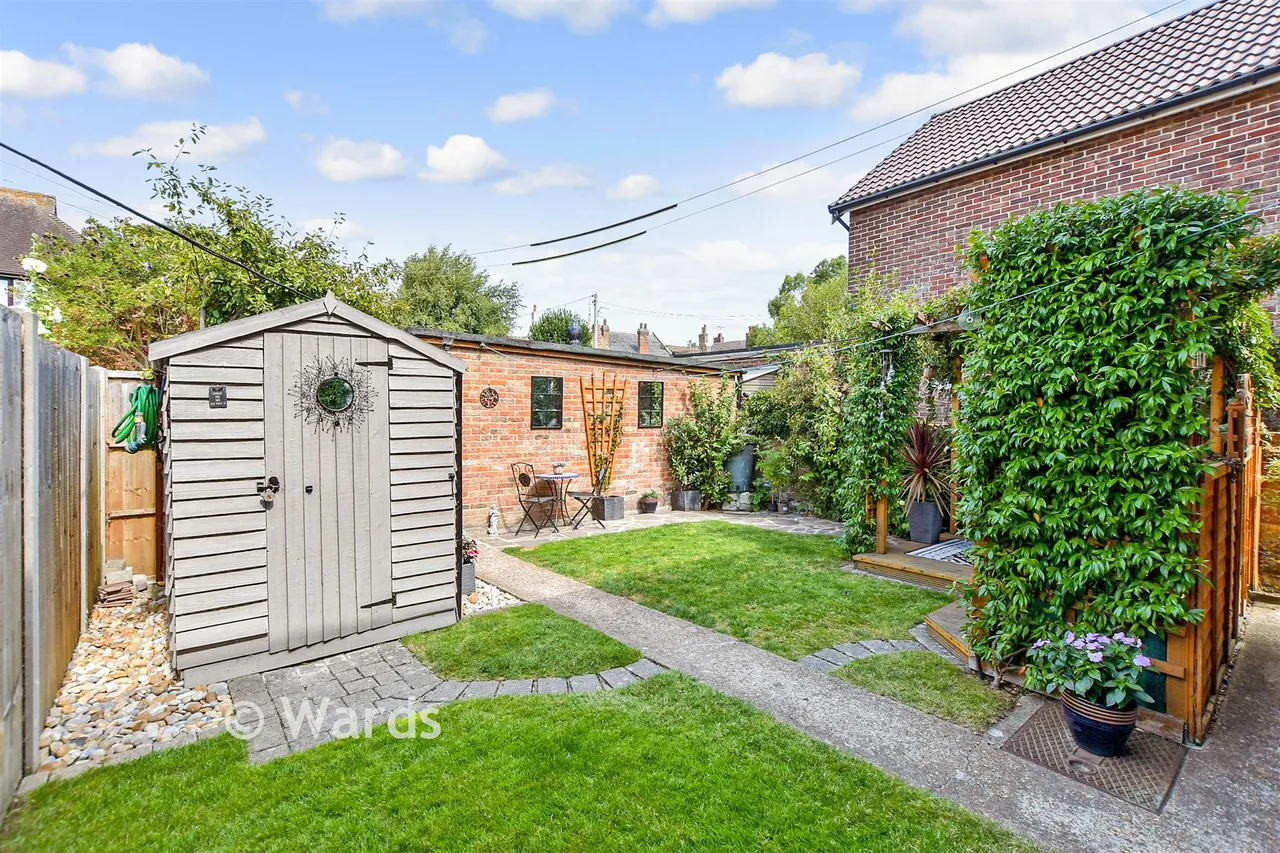 3 bed house for sale, Church Road, New Romney, TN28