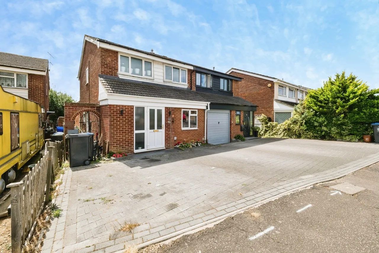 3 bed house for sale — View Close, CHIGWELL, Essex, IG7