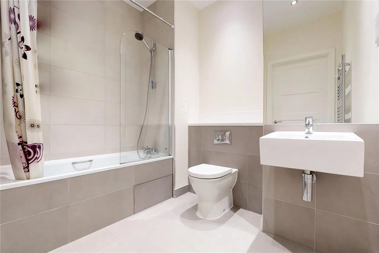 Lewisham High Street, London, SE13, photo 3