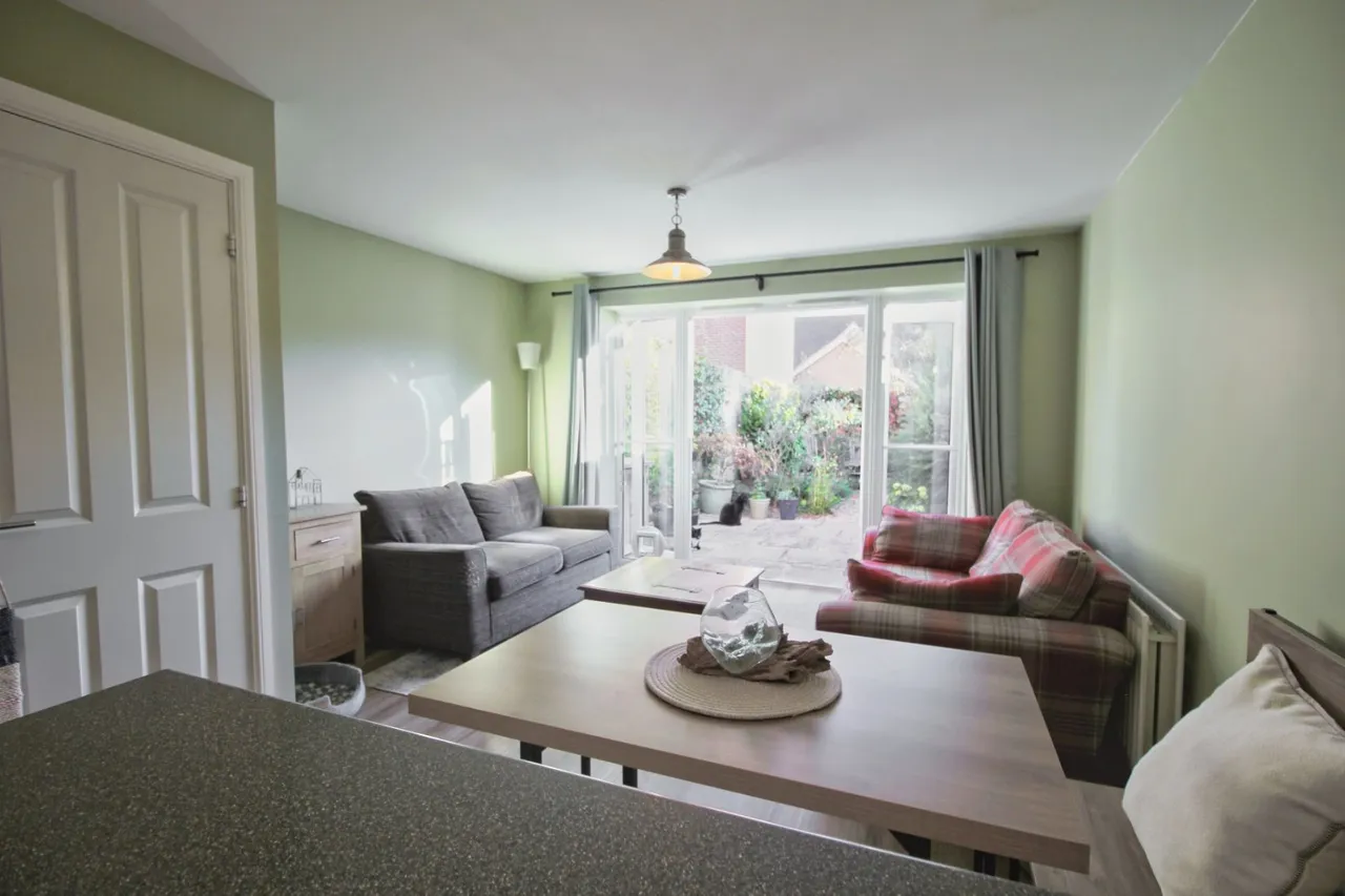 Whittaker Drive, Horley, RH6, photo 10