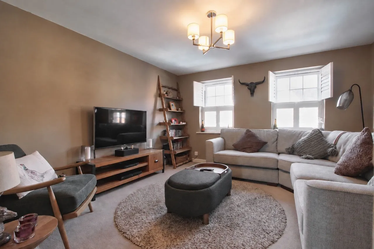 Whittaker Drive, Horley, RH6, photo 11