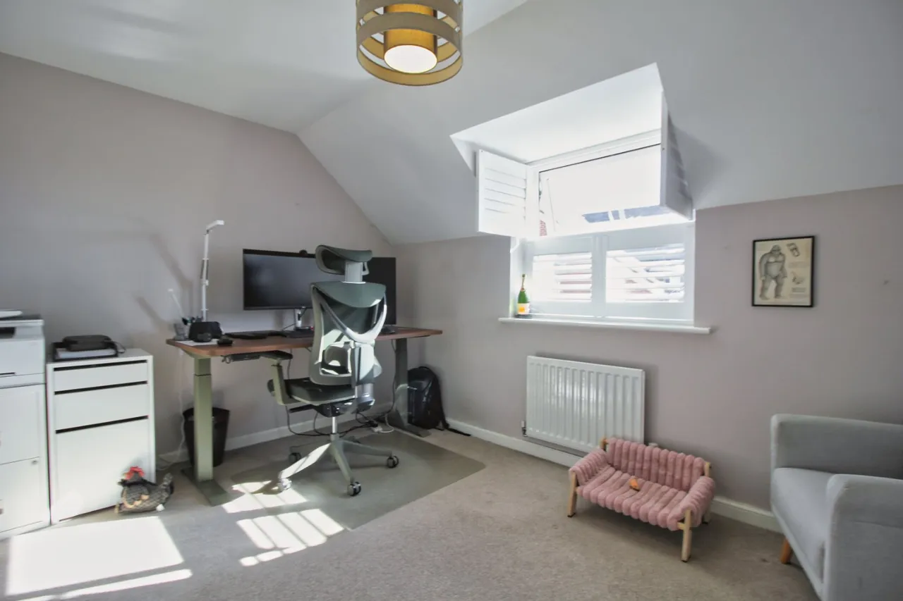 Whittaker Drive, Horley, RH6, photo 6