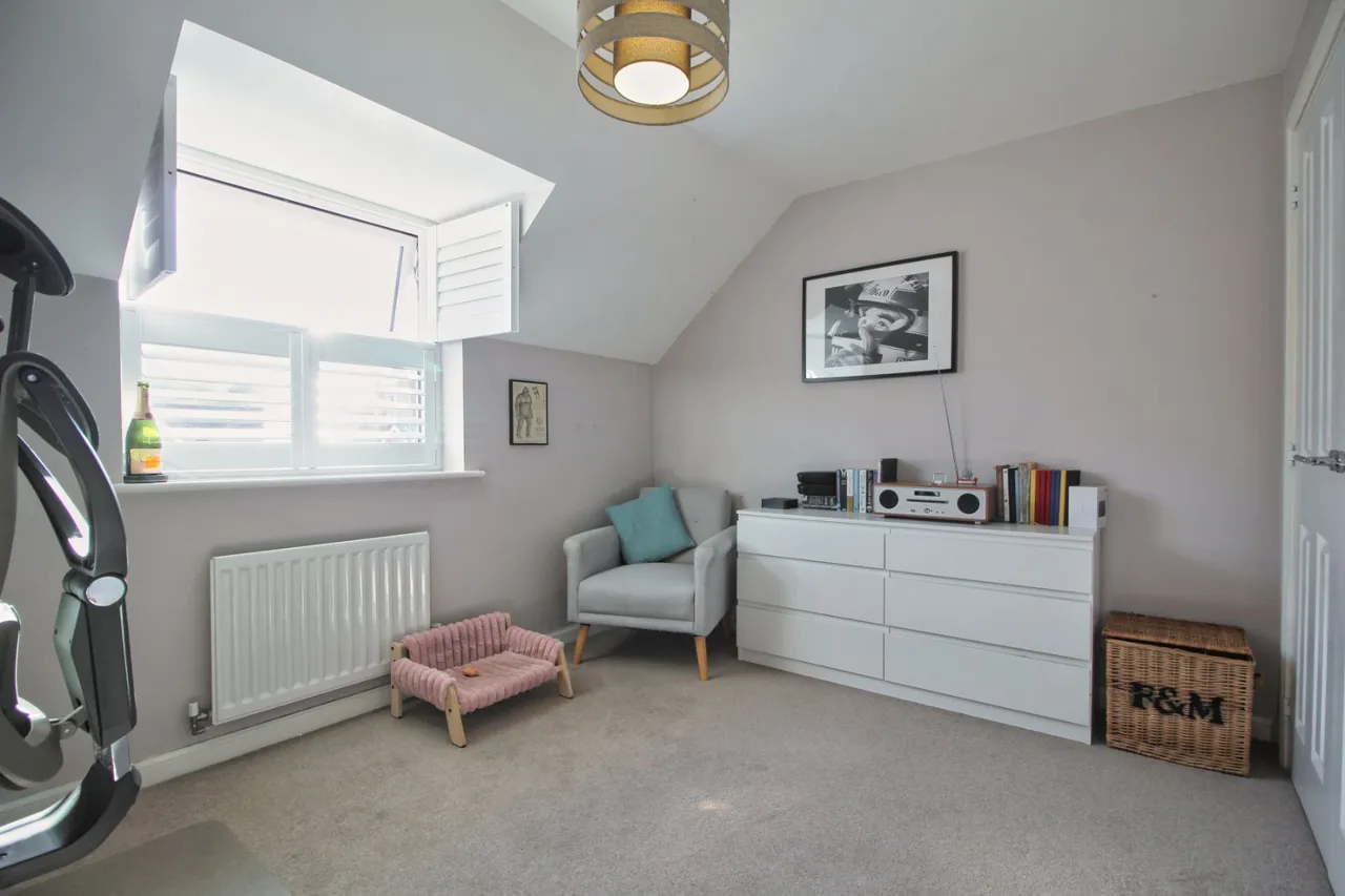 Whittaker Drive, Horley, RH6, photo 17