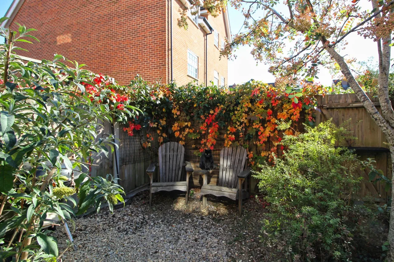 Whittaker Drive, Horley, RH6, photo 18