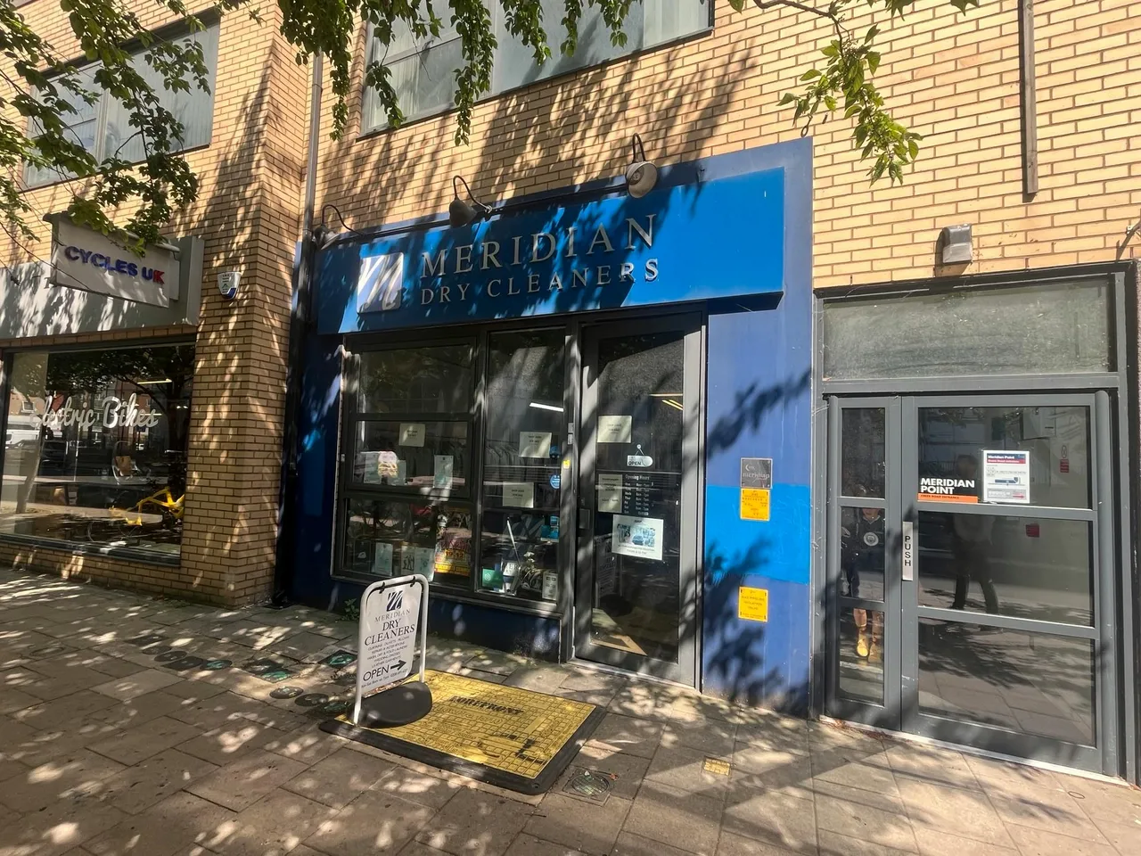 retail to rent, Creek Road, Deptford