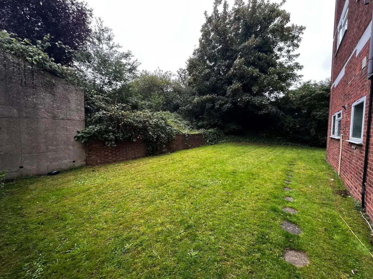 Lynwood Close, South Woodford, E18 1DP, photo 3