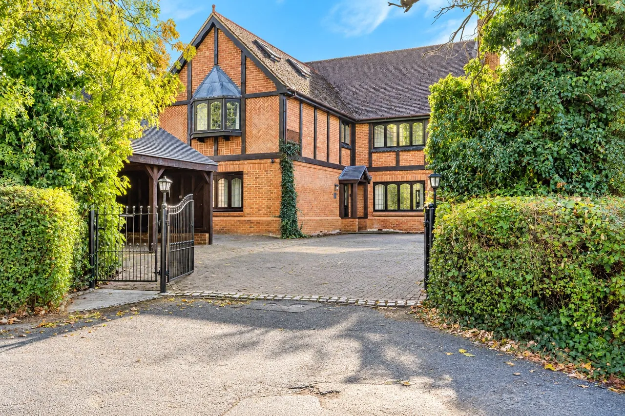 5 bed house for sale, Sheldons Lane, Hook, RG27