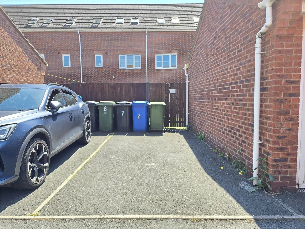 Tame Close, Wilnecote, Tamworth, Staffordshire, B77, photo 19