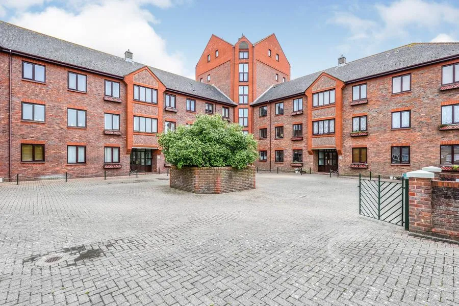 1 bed flat to rent, Clarence Road, Gosport, PO12