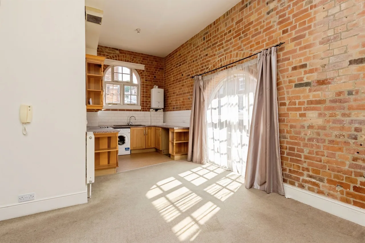 2 bed flat for sale, Marhill Road, Carlton, NG4