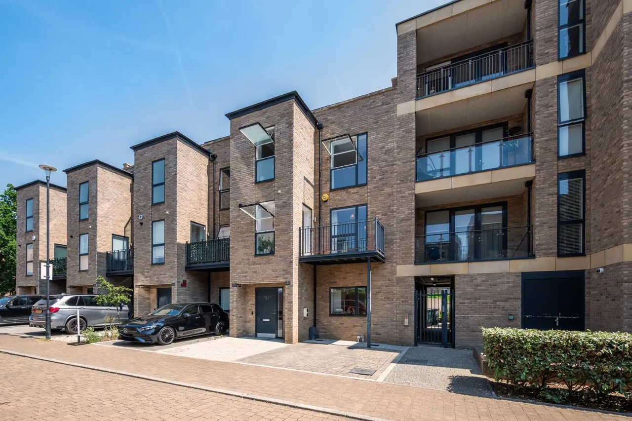 4 bed house for sale — Delta Mews, Millbrook Park, NW7, London