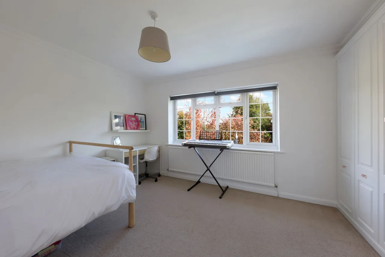 Woodside Avenue, Beaconsfield, HP9, photo 16