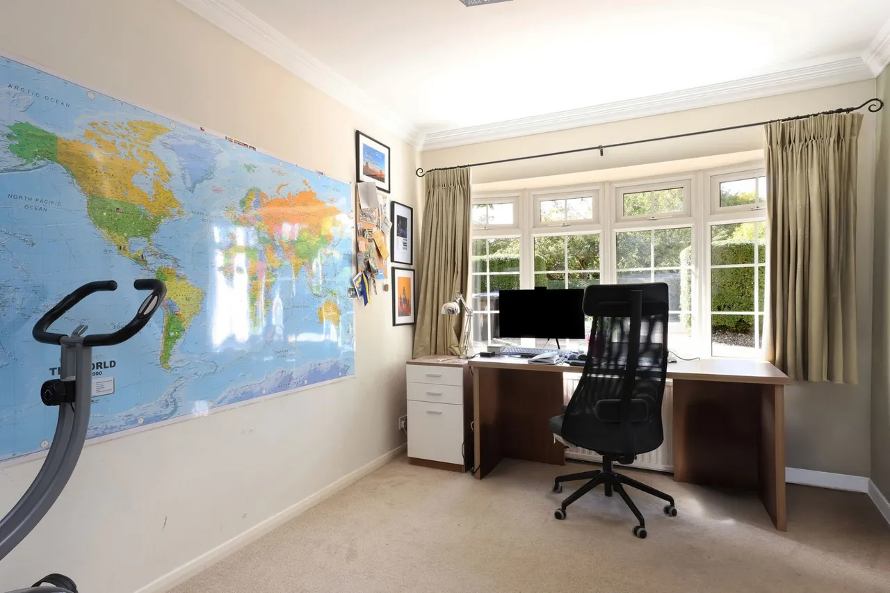 Woodside Avenue, Beaconsfield, HP9, photo 17