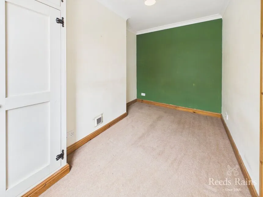 Trafalgar Terrace, Scarborough, YO12, photo 9
