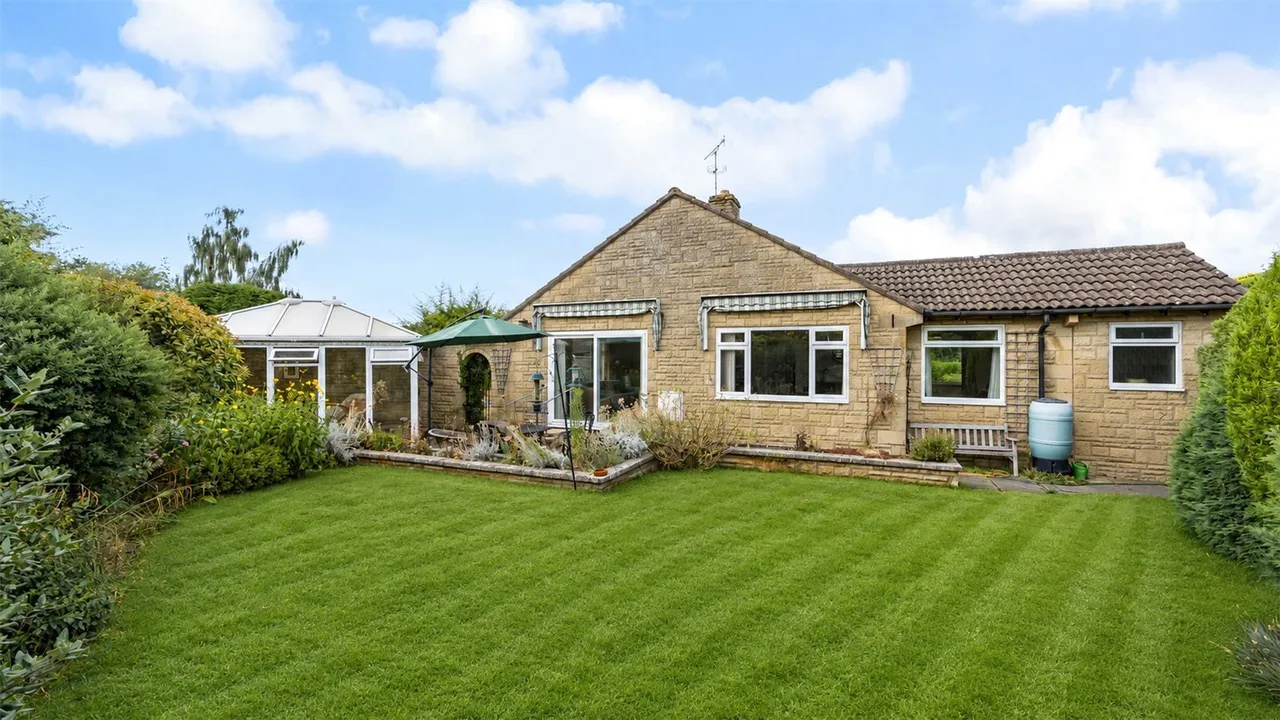 Greenhills Close, Charlton Kings, GL53, photo 17