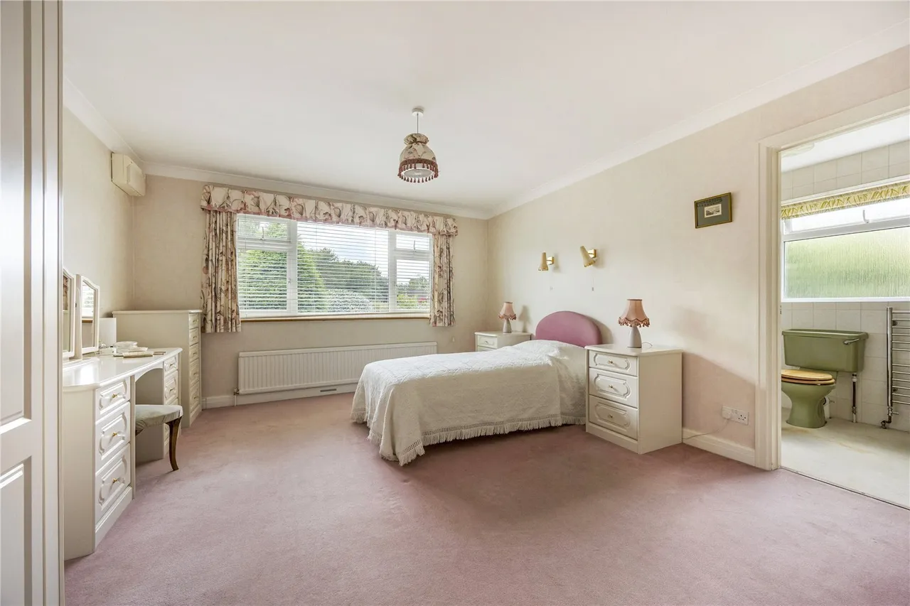 Greenhills Close, Charlton Kings, GL53, photo 11
