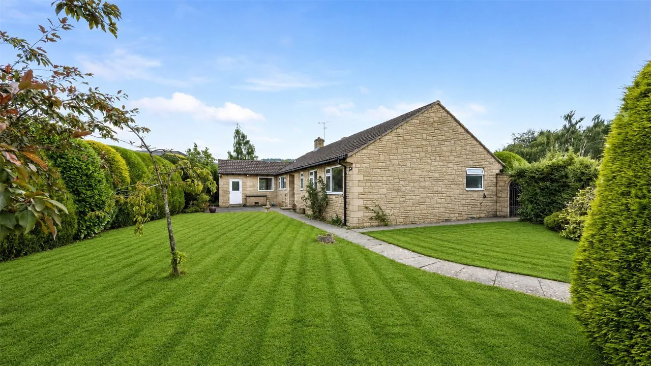 Greenhills Close, Charlton Kings, GL53, photo 21