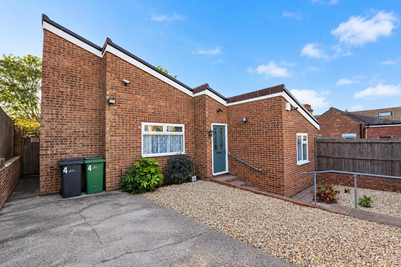 3 bed house for sale, Lords Lane, Hastings