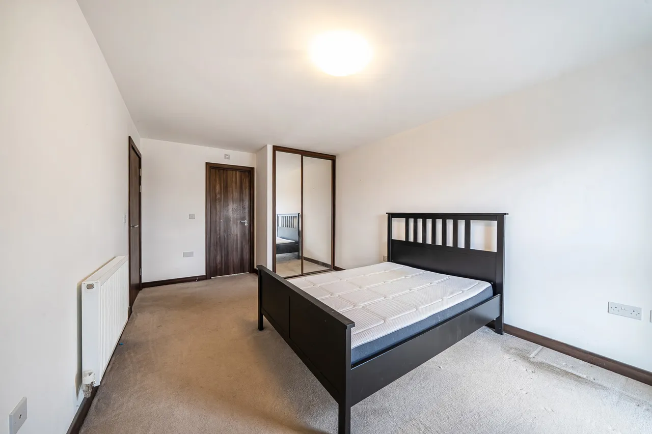 Modern riverside living at its finest!, UB9, photo 8
