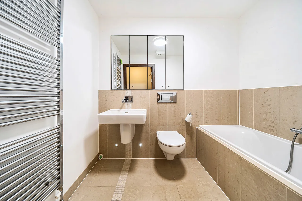 Modern riverside living at its finest!, UB9, photo 13