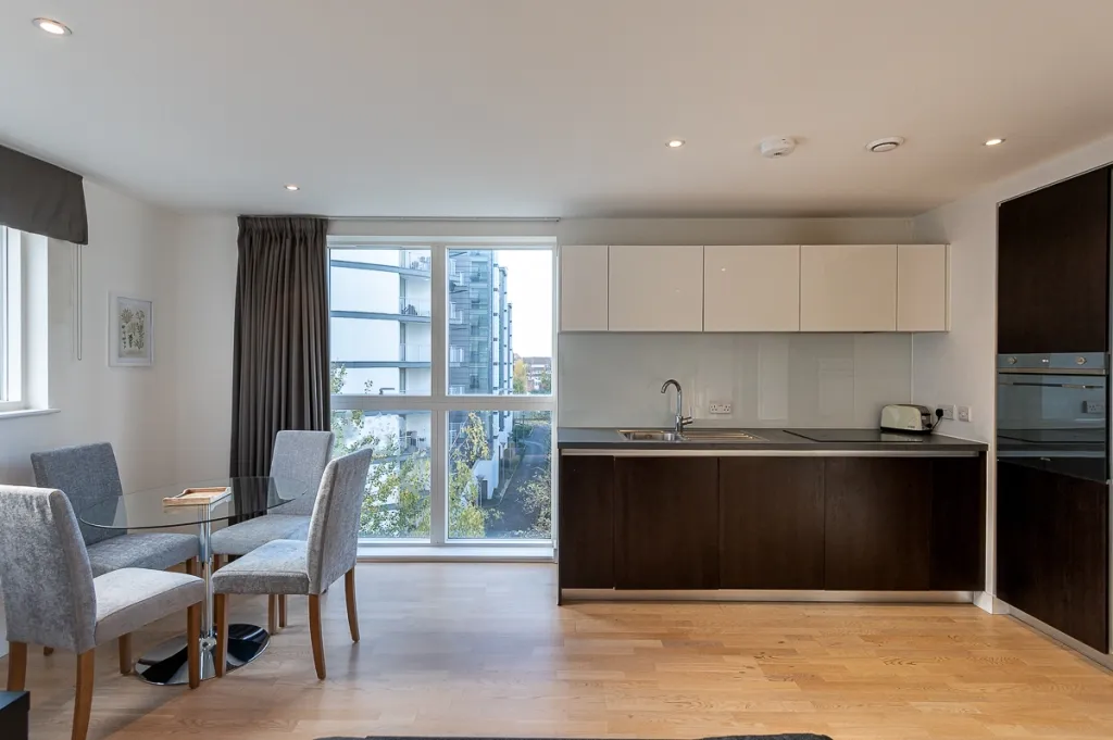 Pump House Crescent, Brentford, TW8, photo 12