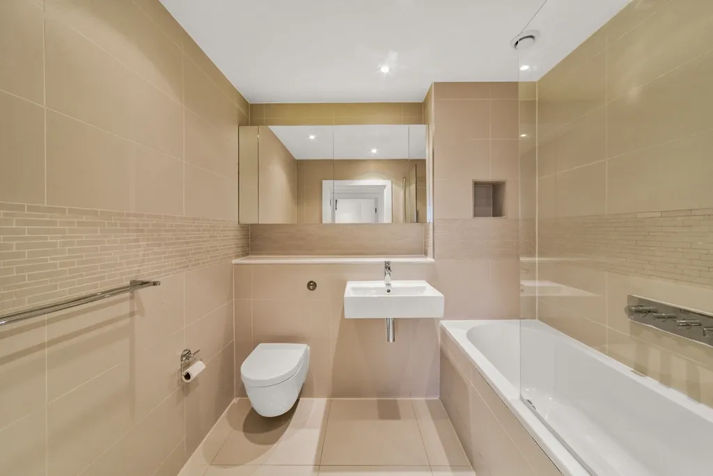 Pump House Crescent, Brentford, TW8, photo 7