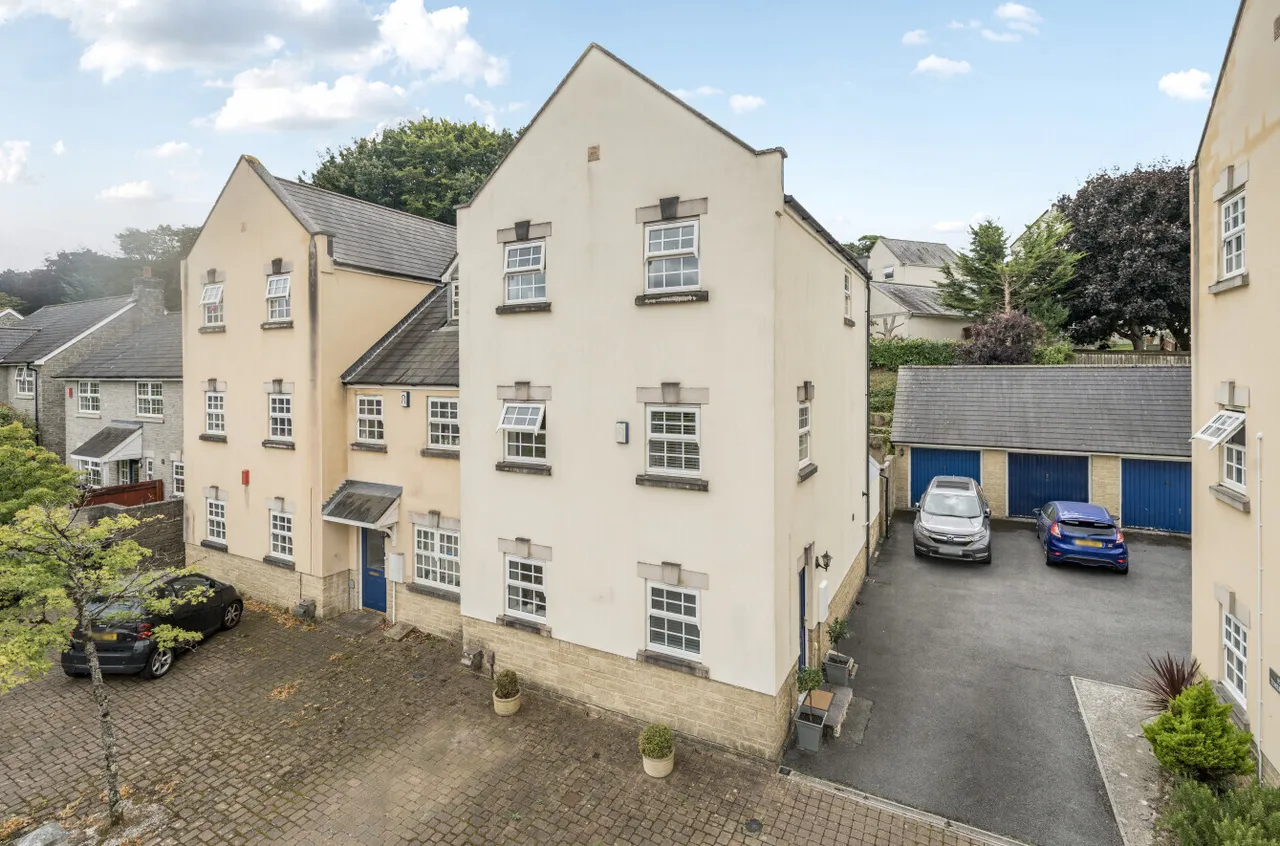 5 bed property for sale — Temeraire Road, Plymouth, Devon, PL5