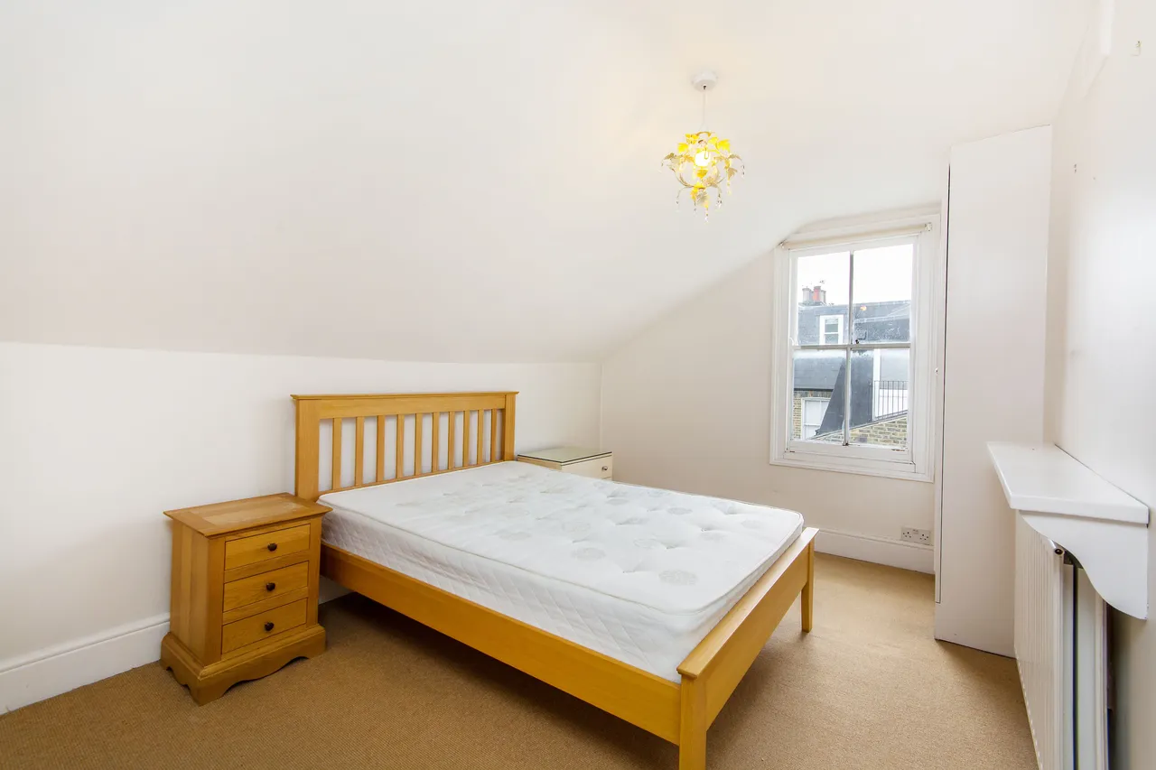 26b Cabul Road, London, photo 3