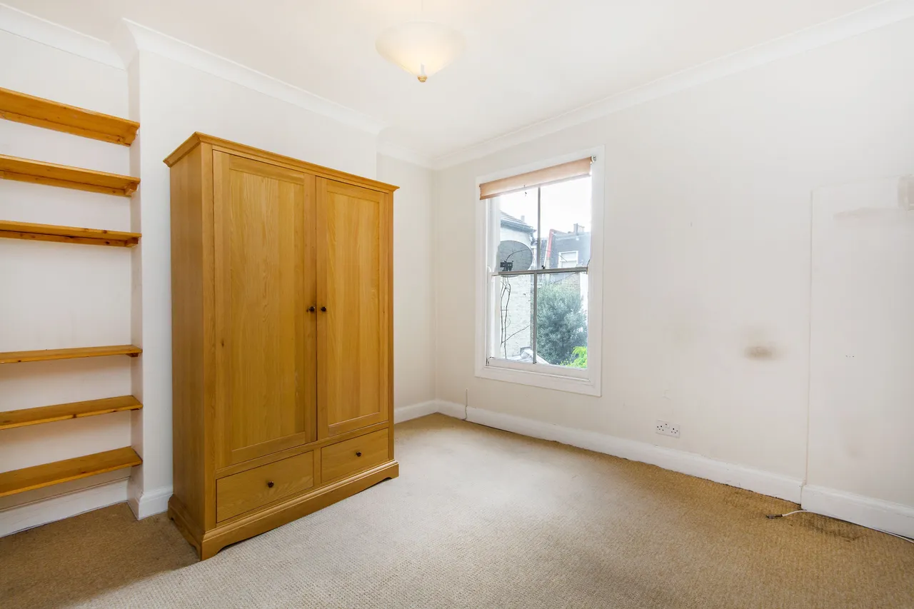 26b Cabul Road, London, photo 4