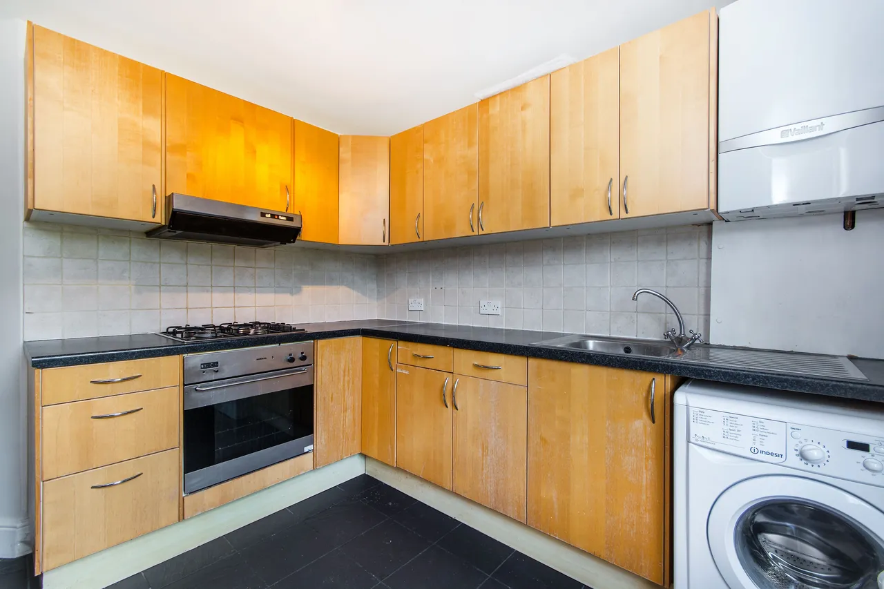 26b Cabul Road, London, photo 6