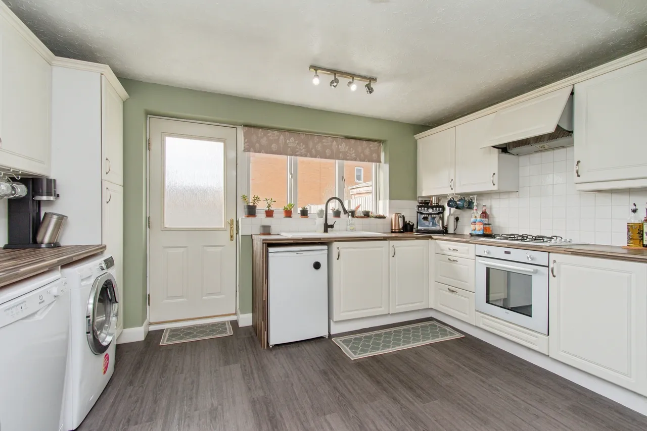 Dalefield Road, Normanton, photo 6