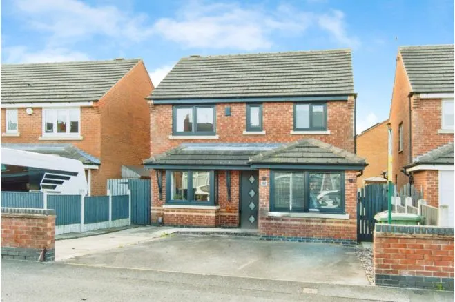 3 bed house for sale — Dalefield Road, Normanton