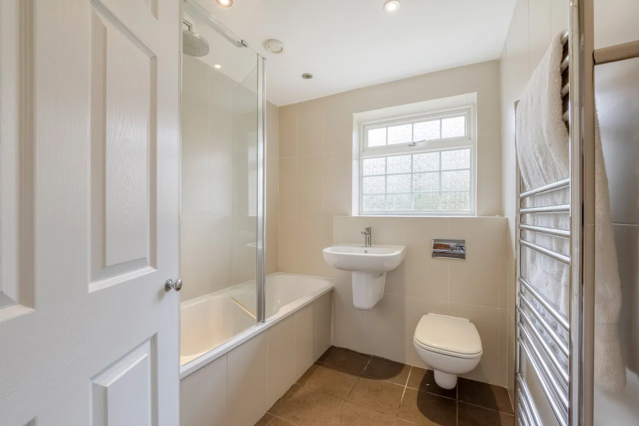 Ashley Road, Epsom, KT18, photo 19