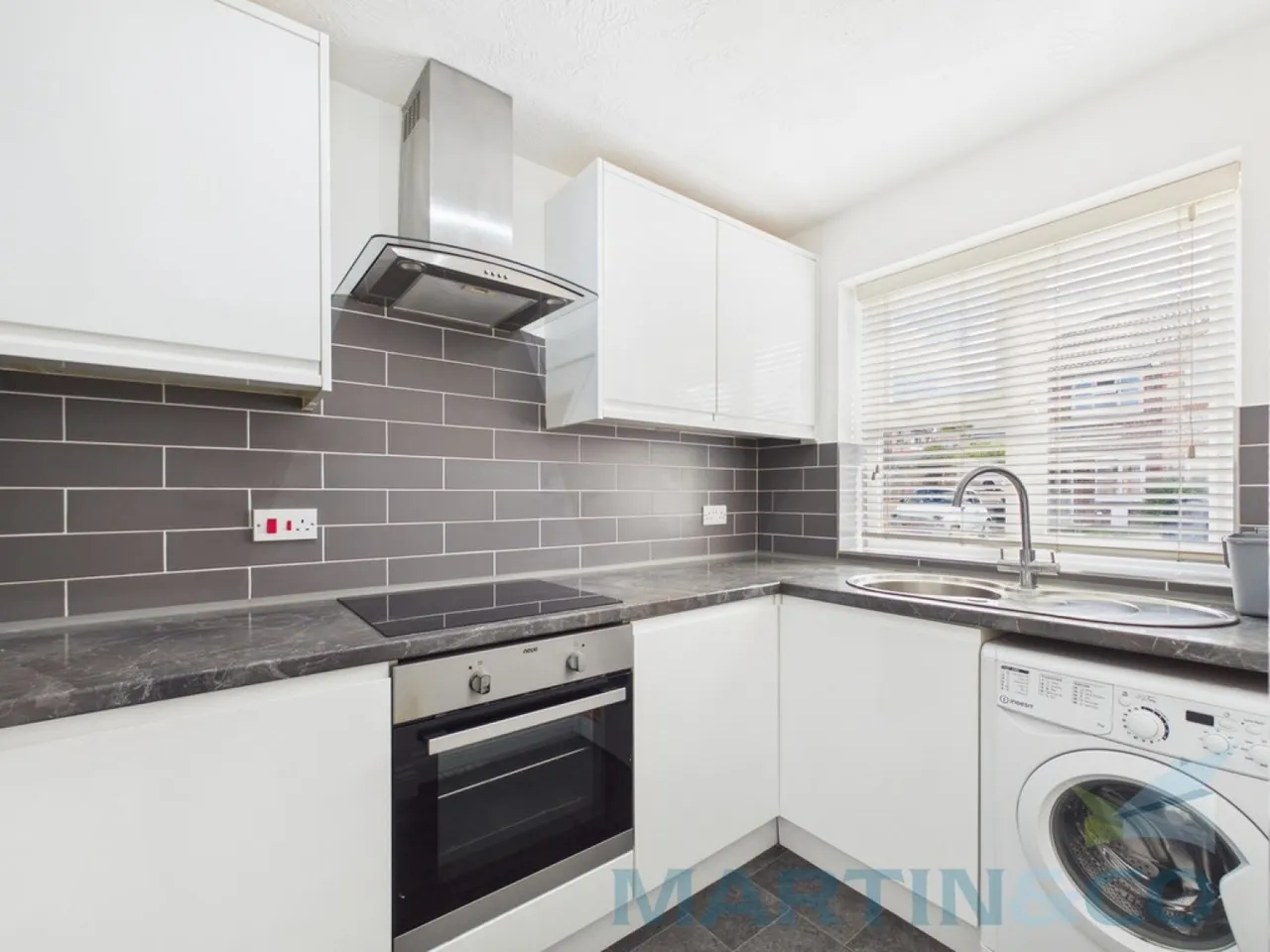 Perryfields , Burgess Hill, photo 2