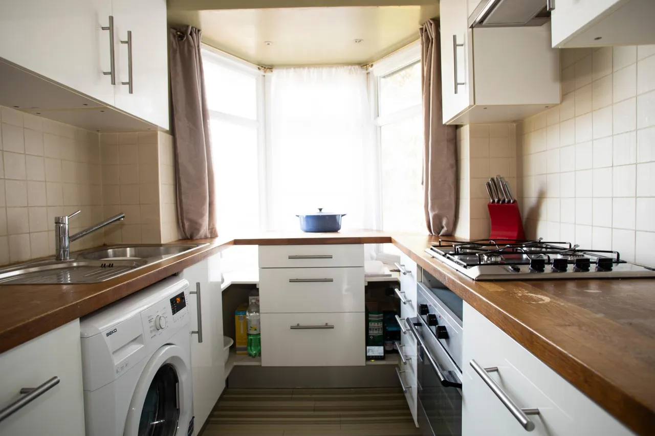 Watford Way, Hendon, NW4, photo 3