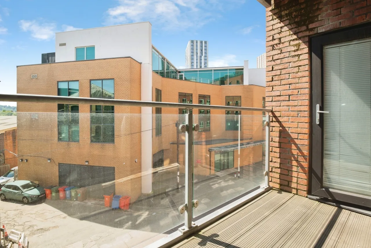 1 bed flat for sale — Brickworks, Trade Street, Butetown, Cardiff, CF10