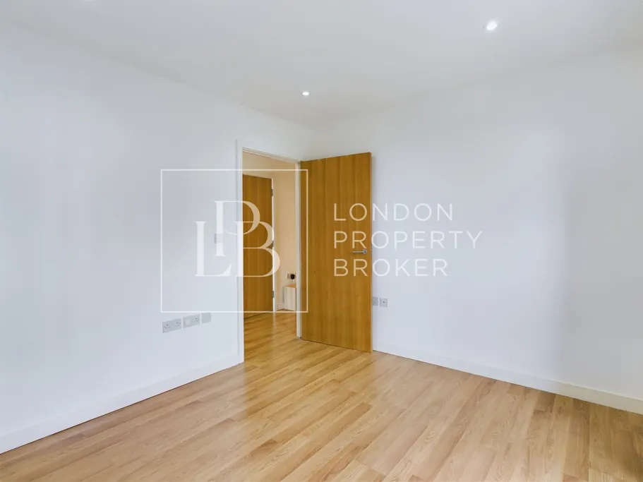 Goodchild Road, London, N4, photo 10