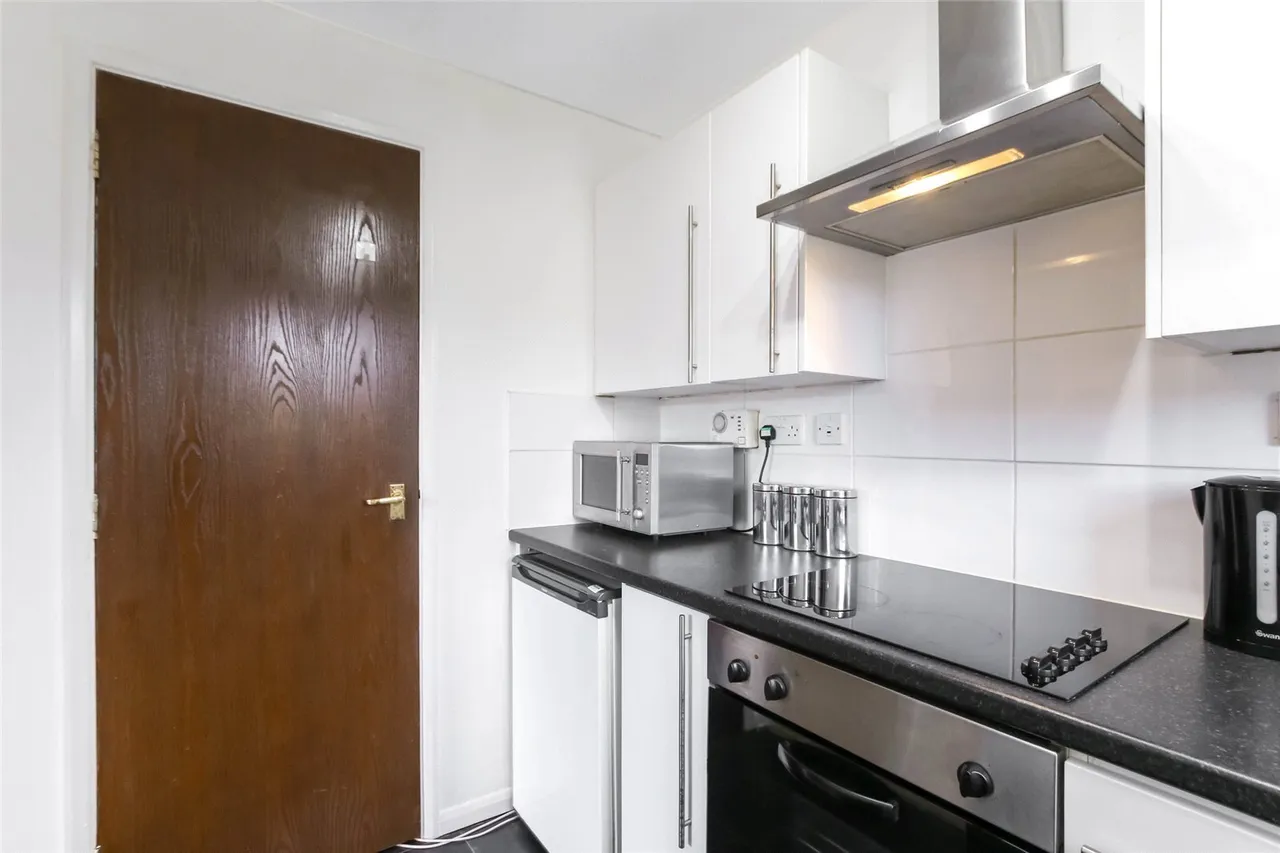 Lothian Way, Brancumhall, G74, photo 10